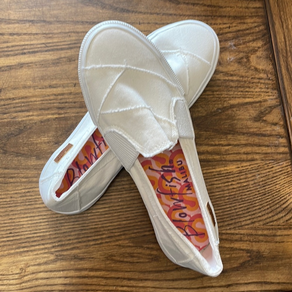 Blowfish Malibu Womens slip-on tennis shoes. Size 10